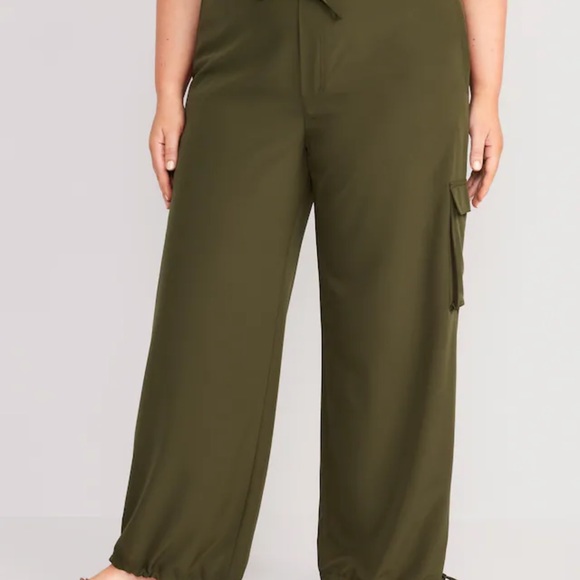 NWT OLD NAVY High-Waisted StretchTech Wide-Leg Cargo Pants Color: Conifer - Picture 7 of 10